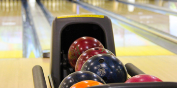 Is Bowling a Sport a Dow High School